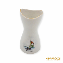 Aquincumi porcelán - Balatoni emlék váza vitorlással