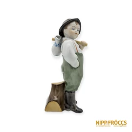 Zsolnay porcelán - Vízhordó fiú
