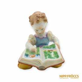 Herendi porcelán - Könyvet olvasó kislány