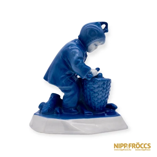 Zsolnay porcelán - Rőzsegyűjtő gyerek (kék mázas)