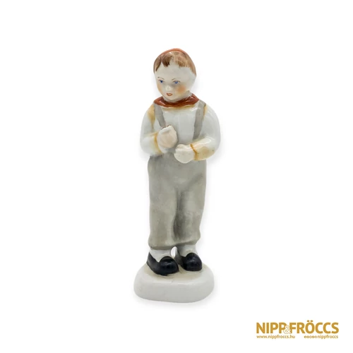 Aquincumi porcelán - Fiú piros sállal és sapkában