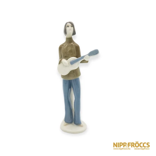 Porcelán, kerámia - Gitáros fiú