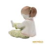 Kép 9/10 - Aquincumi porcelán -  Nadrágot húzó kislány (ritka festésű)