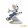 Kép 4/10 - Hollóházi porcelán -  Aladdin repülőszőnyegen kék csíkos nadrágban