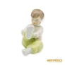 Kép 4/10 - Aquincumi porcelán -  Nadrágot húzó kislány