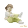 Kép 1/10 - Aquincumi porcelán - Nadrágot húzó kislány