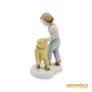 Kép 6/12 - Aquincumi porcelán -  Macival sétáló gyerek
