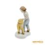 Kép 6/12 - Aquincumi porcelán -  Macival sétáló gyerek