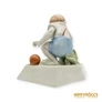 Kép 6/11 - Zsolnay porcelán -  Tyúkot simogató kisgyerek