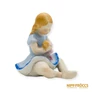 Kép 2/11 - Drasche porcelán -  Földön ülő babázó kislány kék ruhában