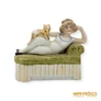 Kép 1/10 - Porcelán, kerámia - Kanapén heverő légtornász nő macskával