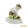 Kép 4/10 - Zsolnay porcelán -  Tyúkot simogató kisgyerek
