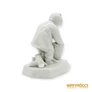 Kép 6/10 - Zsolnay porcelán -  Rőzsegyűjtő gyerek (festetlen)