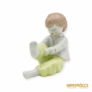 Kép 7/10 - Aquincumi porcelán -  Nadrágot húzó kislány