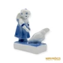 Kép 2/10 - Zsolnay porcelán -  Tyúkot etető lány